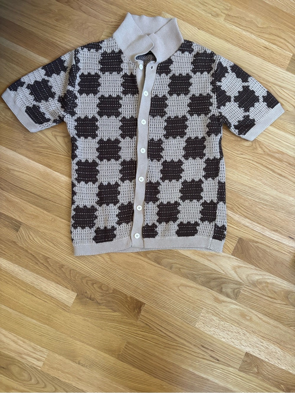 Short-Sleeve Knit Cardigan in Beige and Brown